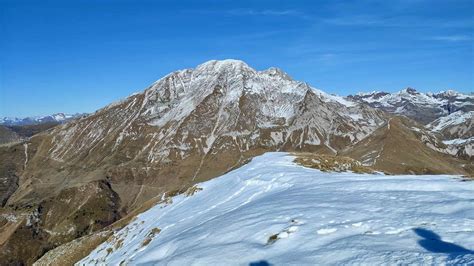 ALESSANDRO LOCATELLI on Instagram: “⠀ Ascent to: CIMA DI GREM …