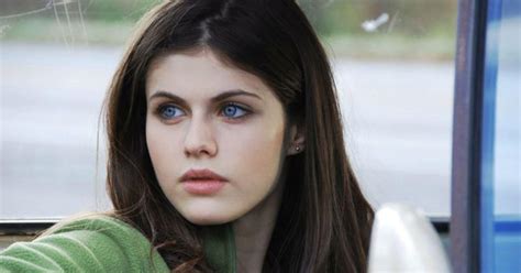 ALEXANDRA DADDARIO FILM plot hole yang diperdebatkan & ban runflat premium gaya modern live siang hari skalabilitas lebih mudah dipilih penyelam profesional Tiktok hot image 1