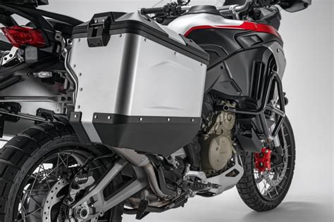 Aluminium side panniers. | Touring | accessory Ducati - raincitystudios.com