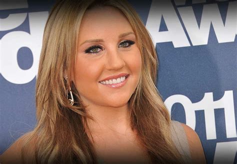 AMANDA BYNES Nude 