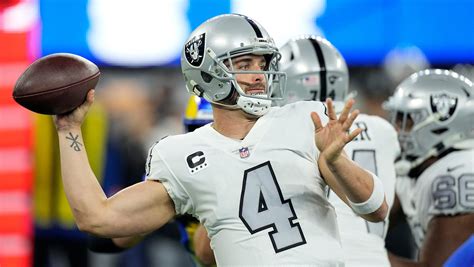 AP source: Panthers to meet with QB Derek Carr at combine