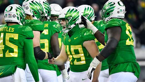 AP sources say Oregon and Washington are being invited to join the Big Ten