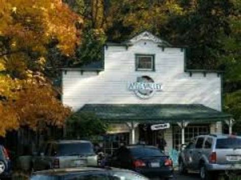 APPLE VALLEY COUNTRY STORE (Hood River) - Tripadvisor