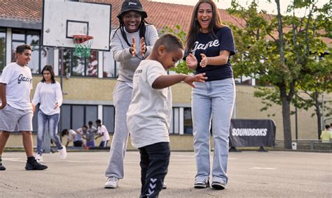 Applying participatory design for developing an unplugged game to ... - wintechmobiles.com