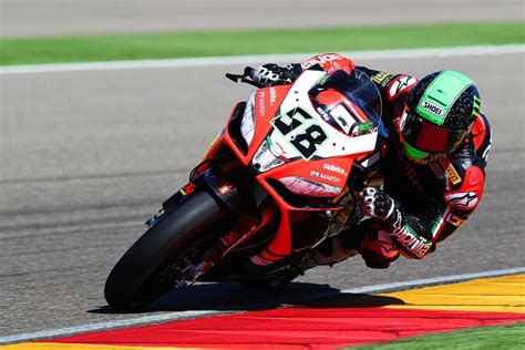 APRILA RACING SBK MILWAUKEE SPONSOR AKRAPOVIC PIRELLI …