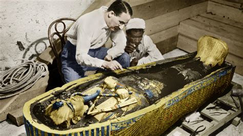 Archaeologist opens tomb of King Tut - wintechmobiles.com