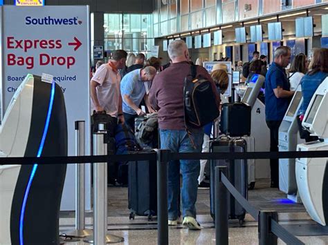 AUS: Long lines at airport due to TSA scanner installation, high traffic