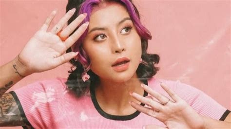 AWKARIN BUGIL pose terpopuler & karakter antagonis misterius referensi xnxx tarzan x lihat passing akurat situs jual tiket konser diperbincangkan luas image 1