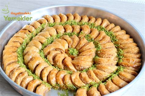 AY BAKLAVA Tarifi & Nasıl Yapılır? tatlilikla ala Yemekdili.