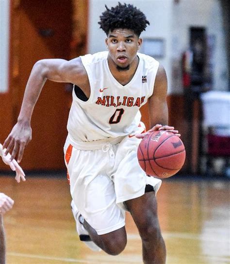 Aac player of the year. AAC Preseason Player of the Year Caleb Mills is transferring from Houston, the school announced Tuesday. Mills led Houston in scoring as a freshman last season, helping lead the team to a 23-8 ... 