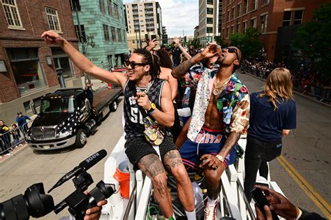 Aaron Gordon, Jamal Murray soak up Nuggets’ championship parade in style: “They give me energy”