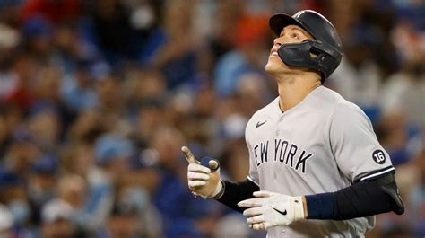 Aaron Judge’s 2 homers lift Yankees past Jays in opener