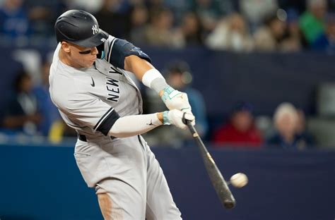 Aaron Judge homers twice in Yankees’ win as wandering eyes draw suspicion from Blue Jays skipper, broadcasters