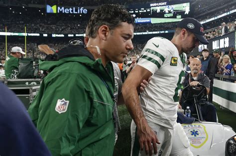 Aaron Rodgers injures Achilles tendon in first series for the Jets