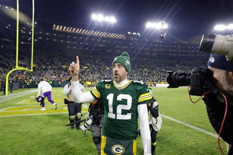 Aaron Rodgers on his upcoming decision following Jets meeting: ‘Stay tuned’
