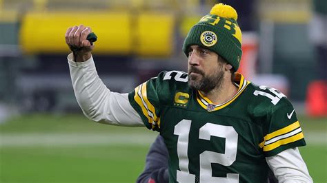 Aaron Rodgers says his goal is to return to the field this season