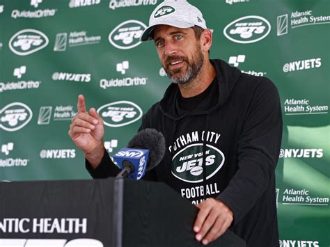 Aaron Rodgers takes a pay cut and agrees to a 2-year, $75 million deal with the Jets, AP source says