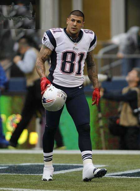 Aaron hernandez height and weight. In this 2011 file photo, Patriots tight end Aaron Hernandez, left, is taken down by a Jets player after a catch and loses his helmet in the process. ... He joked about gaining weight, mentioned ... 