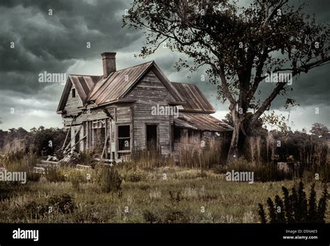 Abandoned Farmhouse Pictures, Images and Stock Photos