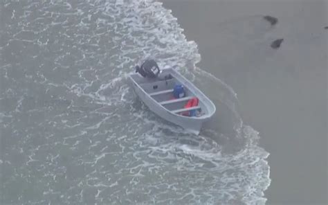 Abandoned boat found on Torrey Pines State Beach