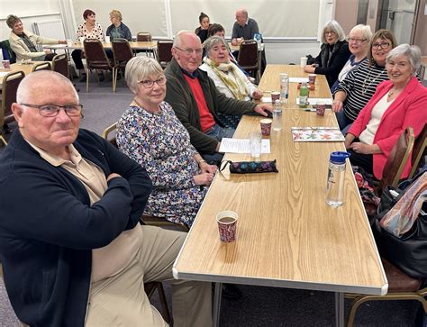 Abc-seniors. 15 października 2021. 5. Zapraszamy na szkolenia wszystkich seniorów, którzy chcieliby nauczyć się, jak korzystać z internetu i nowych technologii. To kolejna edycja naszych spotkań edukacyjnych w formie webinarów. Szkolenie „Mój pierwszy smartfon – jak zacząć korzystać ze smartfona i wykorzystywać jego funkcjonalności na co ... 