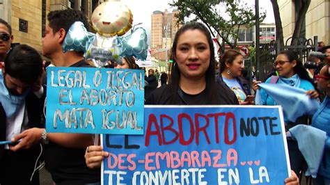 Aborto en el derecho positivo ecuatoriano. - The oxford handbook of legal studies by peter cane.