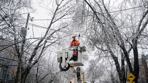 About 35K clients still without power after ice storm; Hydro-Québec finishes repairs