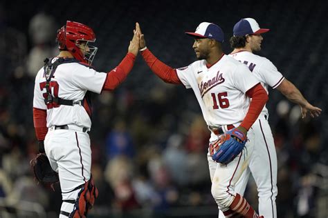 Abrams, Nats squeeze past Cubs for 2nd straight night, 2-1