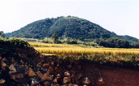 Abu Volcano, Honshu, Japan John Seach