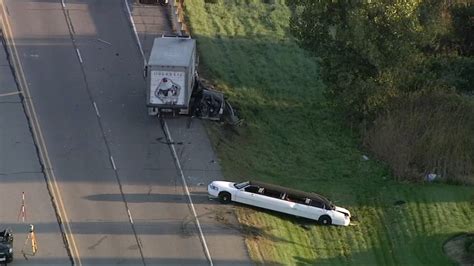 Accident batavia il. March 21, 2022 / 4:28 PM CDT / CBS Chicago. BATAVIA, Ill. (CBS) -- Six vehicles were involved in a serious crash in Batavia late Monday afternoon, and at least one person was killed. The accident ... 