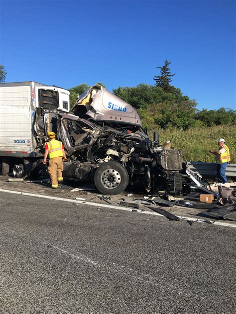 Accident i 94 michigan today. Dec 23, 2022 · BERRIEN COUNTY, MI — The Michigan State Police has reported two major crashes in the same area of eastbound I-94 on Friday, Dec. 23, with the first one involving nine semi trucks, hauling... 