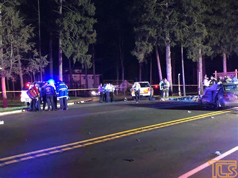 Accident in lakewood wa today. Vashon, Washington is a small island located in Puget Sound, just a short ferry ride away from Seattle. Despite its size, Vashon boasts a thriving art scene that continues to attra... 