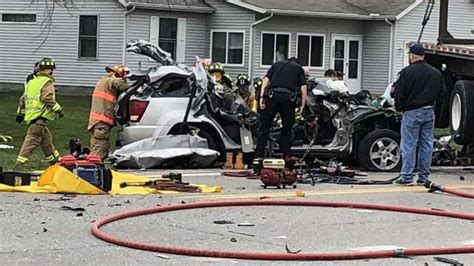 Accident in mentor ohio. Updated: 12:17 PM EDT May 8, 2023. LAKE COUNTY, Ohio — A 91-year-old man and 84-year-old woman have died following a Sunday afternoon crash in which authorities say a vehicle struck a house on ... 