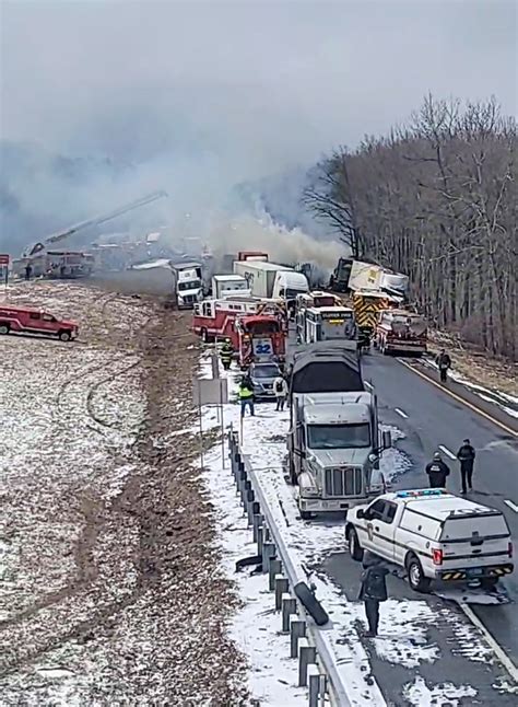 Accident on schuylkill expressway yesterday.  Complete Massachusetts accid...
