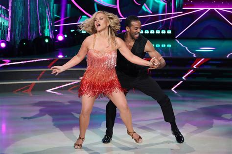 Accidental nudity flash.  D&eacute;tecter la langue&rarr; Fran&ccedil;ais Ac...