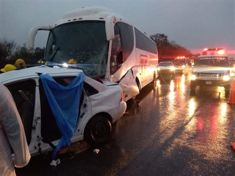 Accidente entre un autobús y un vehículo deja heridos de gravedad a un hombre y un niño en Montgomery