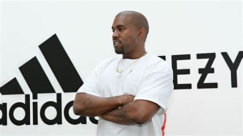 Accionistas demandan a Adidas por su fallida asociación con el rapero Ye, antes conocido como Kanye West