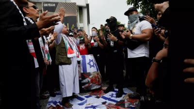 Activists slam Malaysia’s solidarity program for Palestinians after children seen toting toy guns