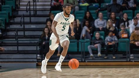 Acuff and Eastern Michigan host Oakland