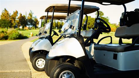 Acusan a adolescentes armados que habrían robado un carrito de golf en Reston