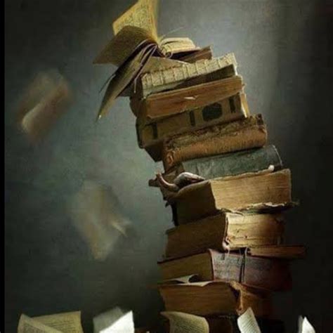 Adam Hughes 1000Kitap.