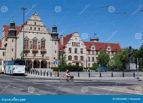 Adam mickiewicz university