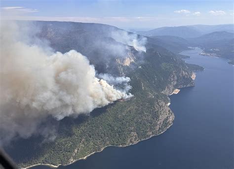 Adams Lake wildfire flares as wind, harsh terrain challenge B.C. on multiple fronts