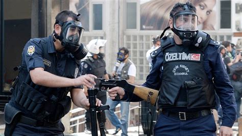 Adana da açığa alınan polisler