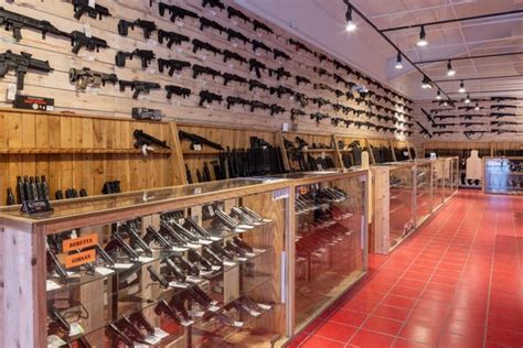 Adelbridge Gun Store Pistols. Adelbridge