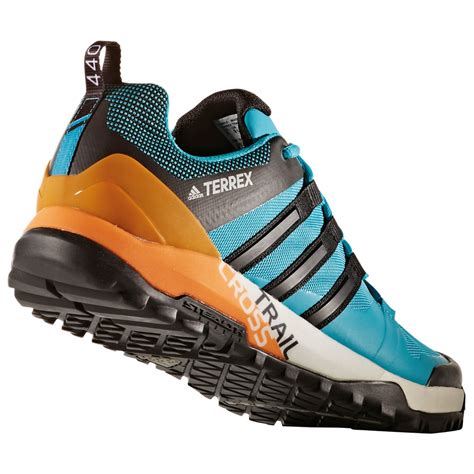 Adidas bike shoes. Marshall’s offers a variety of shoe brands, depending on store location, including casual and athletic shoes from Adidas, Kenneth Cole, Nike and Ugg, and dress shoes from Coach, Gu... 