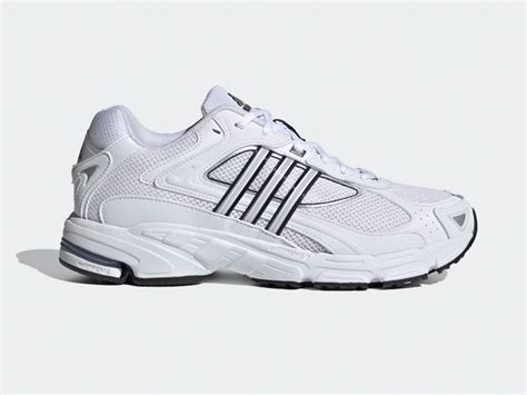 Adidas dad shoes. Buy Nike Air Max 90 SE $130. 3. Adidas Ozweego. Originally released in 1998, Adidas’ Ozweegos were always a top pick for chunky sneakers. Raf Simons breathed new life into the maximalist ... 