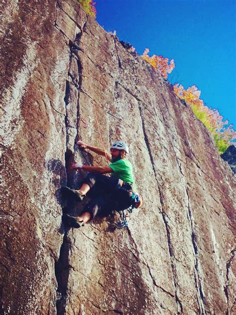 Adirondack rock a rock climbers guide. - Guía manual del experto en pene.