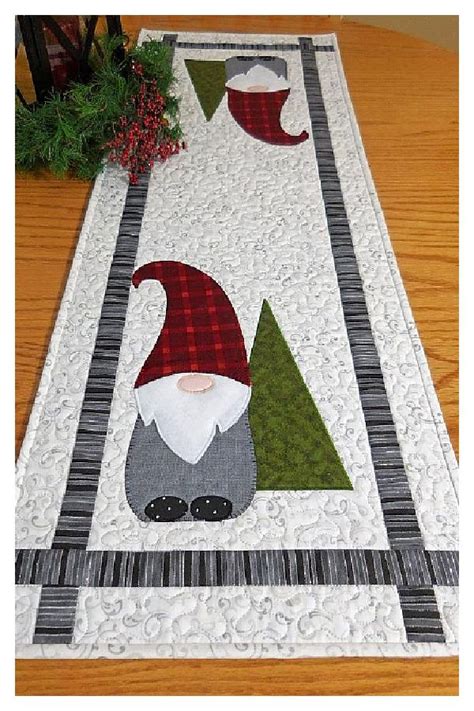 Adorable Gnome Table Runner Pattern!