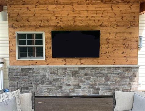 Affinity stone wainscoting. Versetta Stone veneer siding is applied to the wall with standard screw fasteners removing the need for any mortar fills/joints and makes installation cleanup a breeze. 7. Installs fast with less labor. Key benefits of using the Versetta Stone panel system is … 